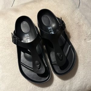 Women’s Birkenstock Essentials Gizeh Footbed Sandals